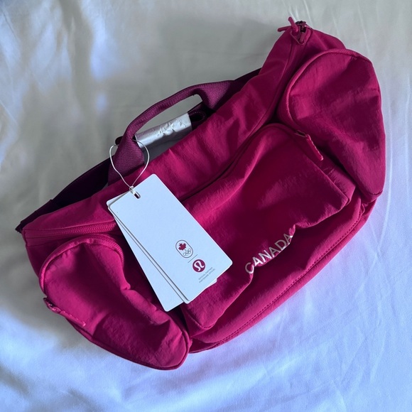 🆕🇨🇦 Lululemon Team Canada Olympic Utility Crossbody Bag 6.5L - Spicy Red - Picture 5 of 11